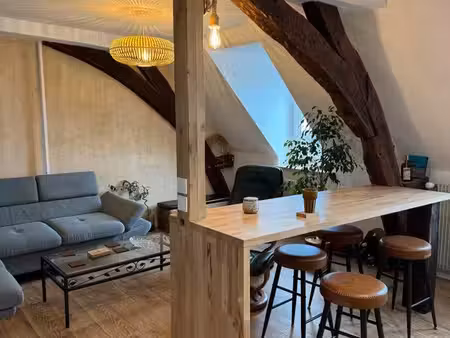 appartement meublé 67 m² – vue loire & château – saumur