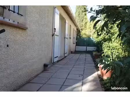 gardanne villa mitoyenne t2 be 44 m² environ  terrasse et un emplacement de parking extéri