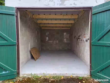 box à louer proche lycée lesage