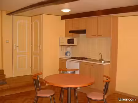 location studio meublé
