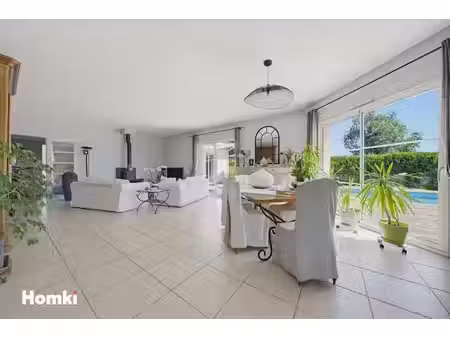maison de luxe à vendre à sainte-eulalie