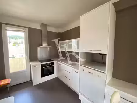 charmant t3 avec balcons cave et garage