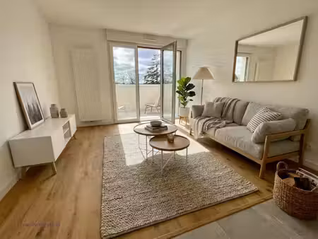 a louer - sautron - appartement 3 pièces recent avec balcon et parkings !