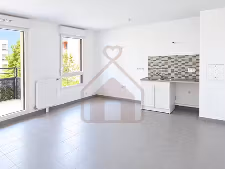 appartement 3 pièce(s) 65.02 m2 avec balcon et parking - cachan