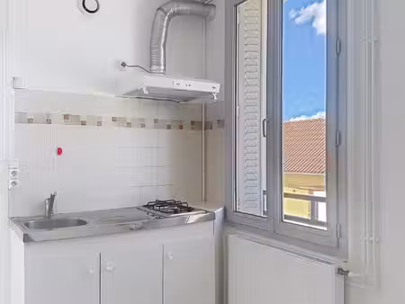a louer appartement de 2 pièces proche gare de montargis