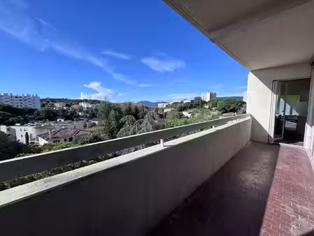 5 pieces 92m2 - a renover avec cave & parking
