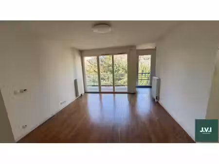 montmorency 2 pièces 63 m² avec balcon