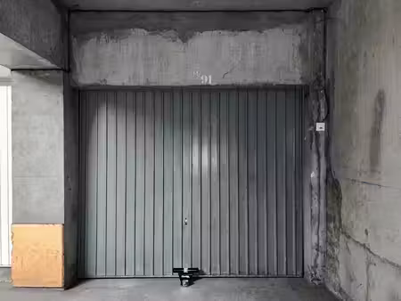 garage box fermé - a louer - grenoble
