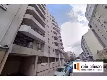 garage parking à louer villeurbanne