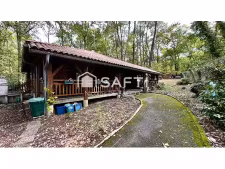 magnifique maison en bois de 151 m2  en lisiére de forêt.
