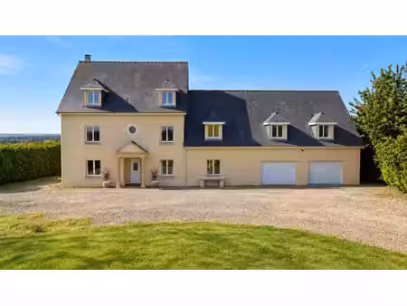 belle propriété en normandie  comprenant une maison familiale