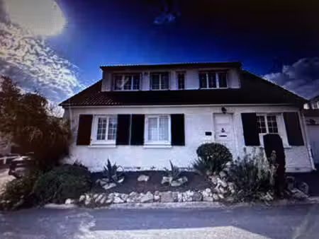 maison dans un domaine securise au calme