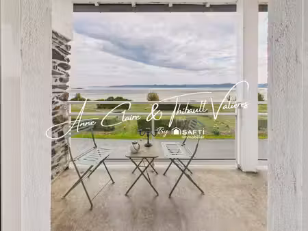 face à la mer  une maison de famille au charme intemporel
