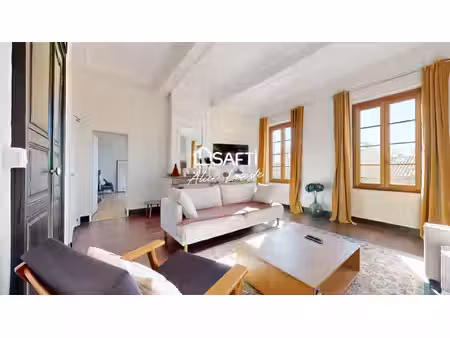 maison de caractère avec 2 gîtes et piscine