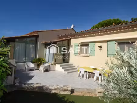 villa 4 chambres  piscine  belles prestations.