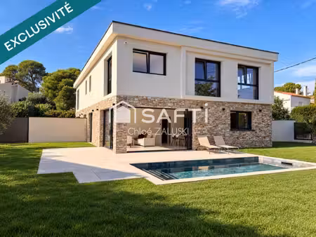 saint-raphaël : villa avec suite de plain pied  4 chambres  piscine et garage !