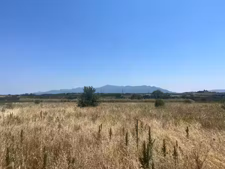 terrain agricole dans un très bel environnement.