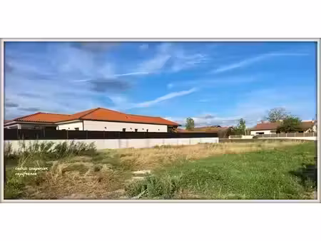 vente terrain 585 m² à lezoux (63190)  83 250 €