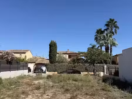vente terrain 400 m² à hyeres (83400)  315 000 €