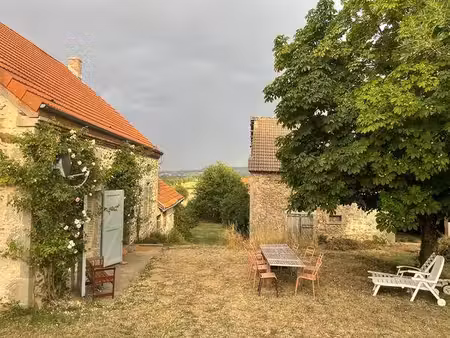 fermette avec grange de 200 m2 dans un environnement rural