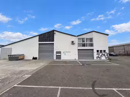 lons zone industrielle bâtiment/local d'activité de 700 m²