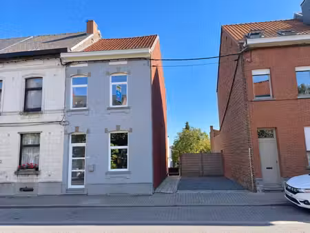 maison 2 façades de 2 chambres sur terrain 3 ares 70