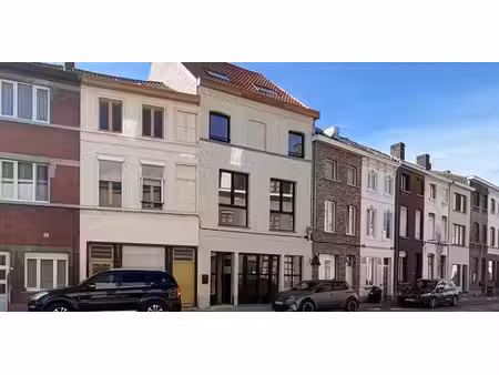 maison à louer à kortrijk pour € 2.000 avec 4 chambres à coucher