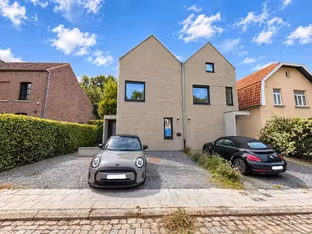 maison 3 façades récente (2016) de 195m²