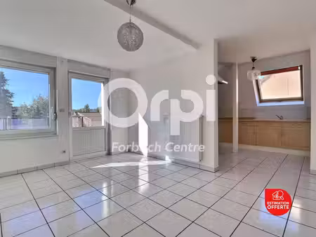 appartement 3 pièces 63 m²(80 m2 au sol) dans une maison de caractère avec jardin secteur 