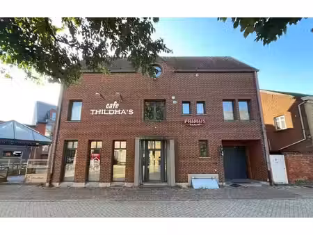 handelszaak met ruim duplex appartement