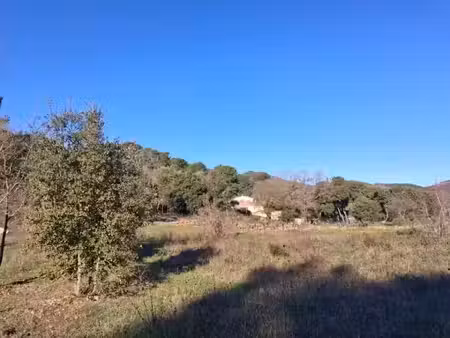 vente terrain 2277 m² à flassans-sur-issole (83340)  185 000 €