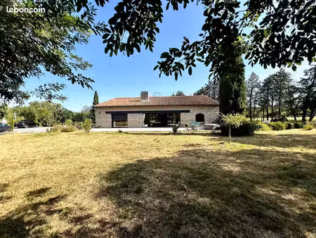 propriété 4 pièces 200 m²