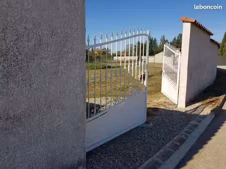 terrain à construire 1041 m2 plat  clôt et fermé
