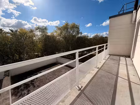 t3 66 m² lumineux  balcon plein sud sans vis-à-vis  box fermé