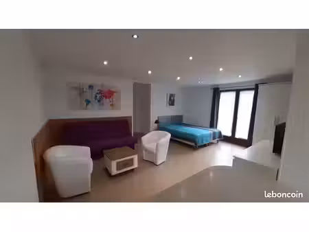 spacieux studio 37m² dans villa fréjus tour de mare