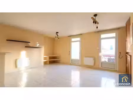 appartement 3 pièces 81 m²
