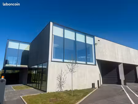 a louer entrepôt 707 m²