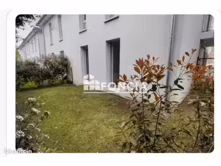 t3 de 57 m2 aucamville :jardin  balcon  parkings