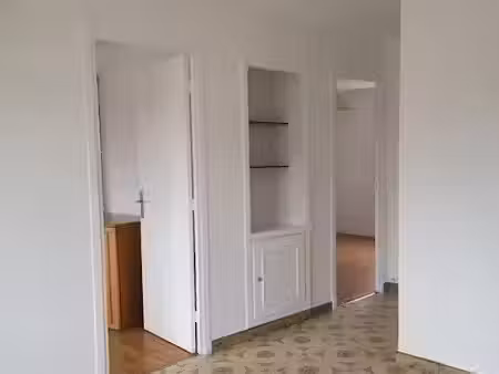 location appartement 4 pièces 65 m² à grenoble (38000)  729 €