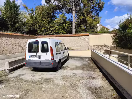 parking extérieur résidence sécurisée gare a 50m