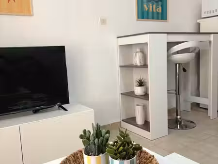 ? rare studio meublé avec extérieur  piscine et parking dans domaine sécurisé