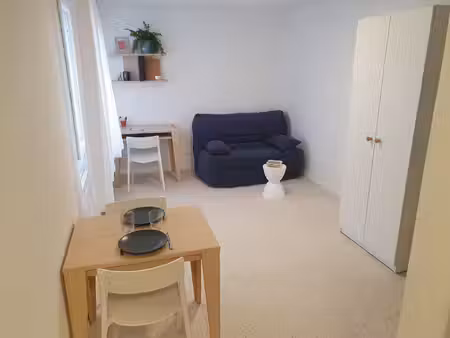a louer  studio meublé dans une résidence étudiante (lyon 7ème)