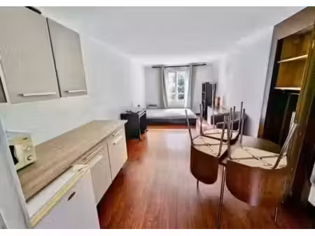 location meublée appartement 1 pièce 28 m² à grenoble (38000)  550 €