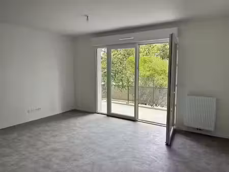 location appartement 3 pièces 62.71 m² à le barp (33114)  897 €