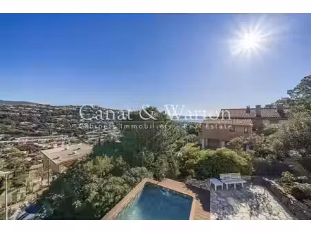 villa de luxe à vendre à cavalaire-sur-mer