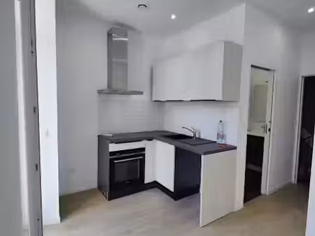 location appartement 2 pièces 29.83 m² à marseille 7ème (13007)  860 €