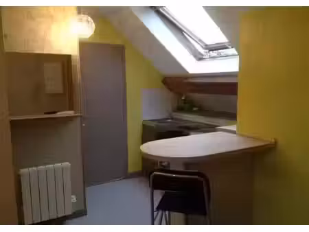 location meublée appartement 2 pièces 28 m² à reims (51100)  550 €