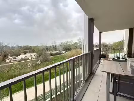 location appartement 4 pièces 76.77 m² à arles (13200)  927 €