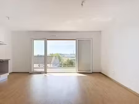 location appartement 3 pièces 63.41 m² à la rochelle (17000)  1 040 €