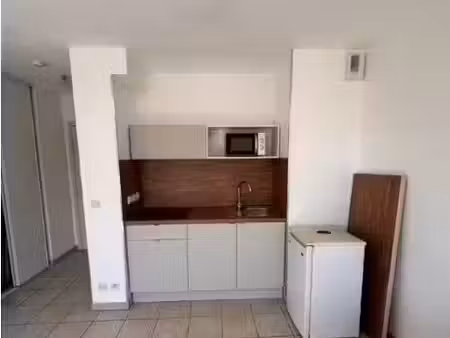 location appartement 1 pièce 25 m² à marseille 5ème (13005)  650 €